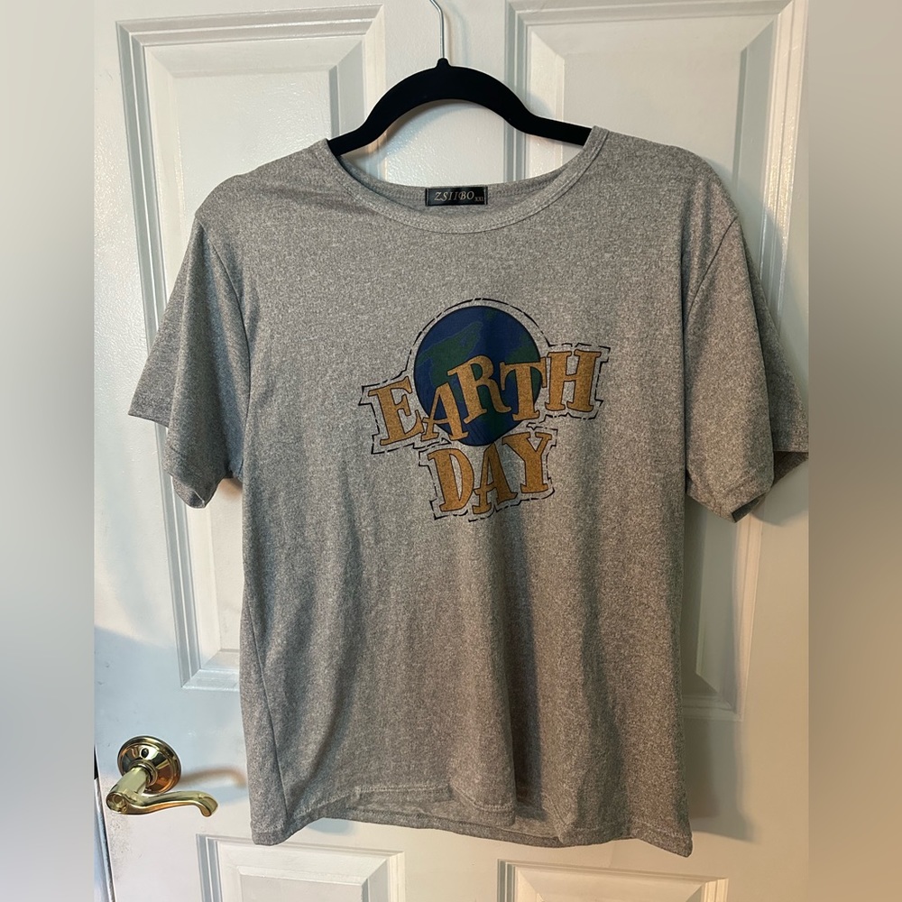 Grey Earth Day T-shirt